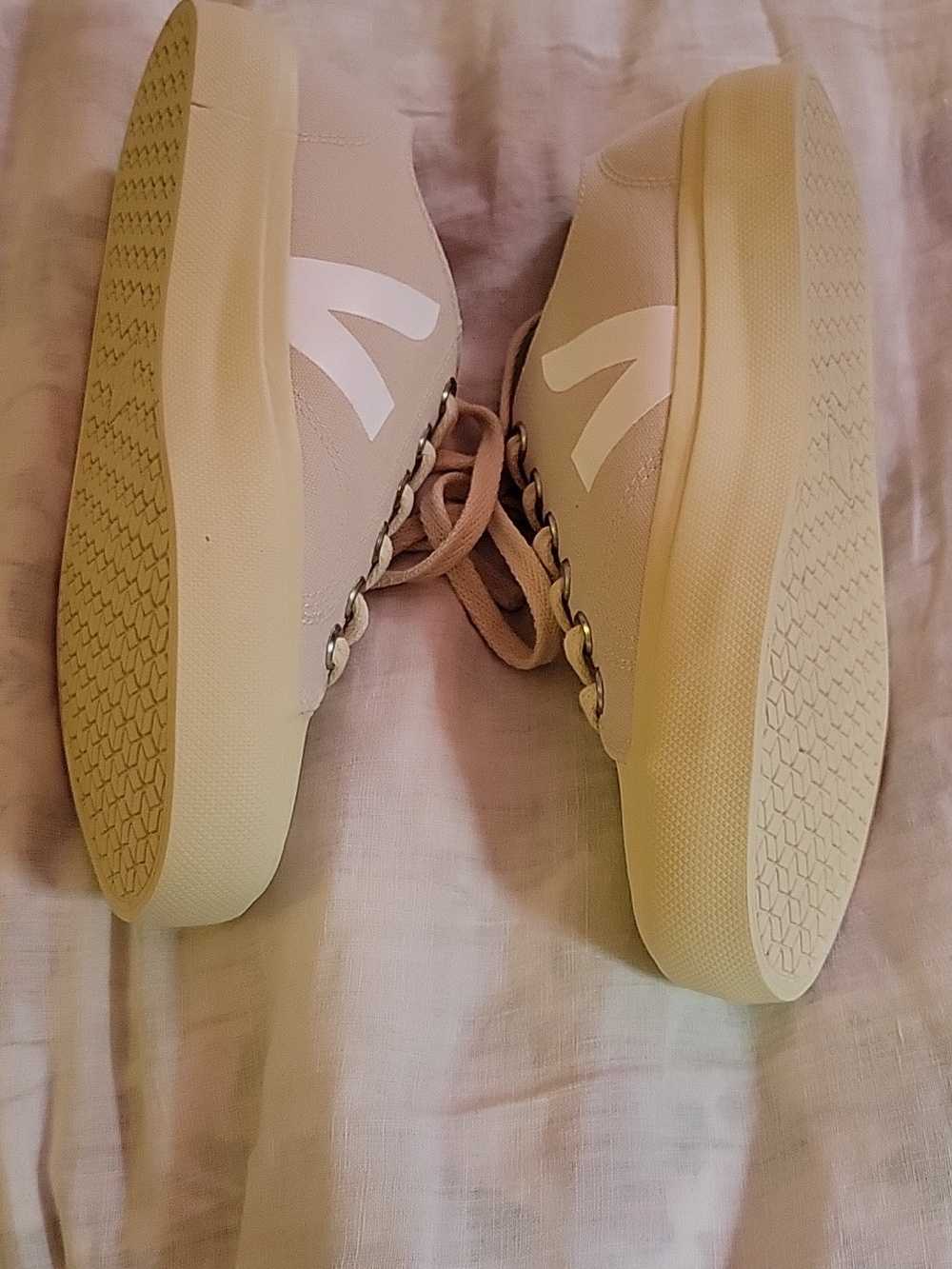 Veja From GOOP, Amazonian Rubber Sole Off-white Sneakers. Brand New - Picture 4 of 7